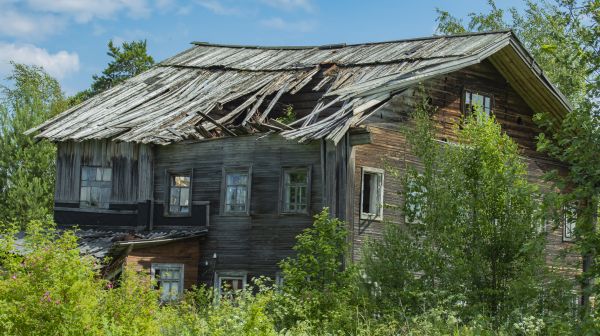 Cottage Demolition in Wenatchee